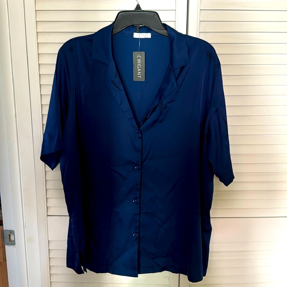 Royal Blue blouse in XXL. Brand new.